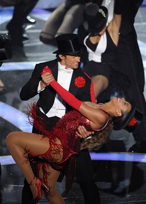Hugh Jackman tanil pi slavnostnm ceremonilu se zpvakou Beyonce